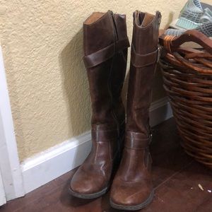 Brown boots